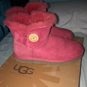 UGG mini bailey button pink boots size 8